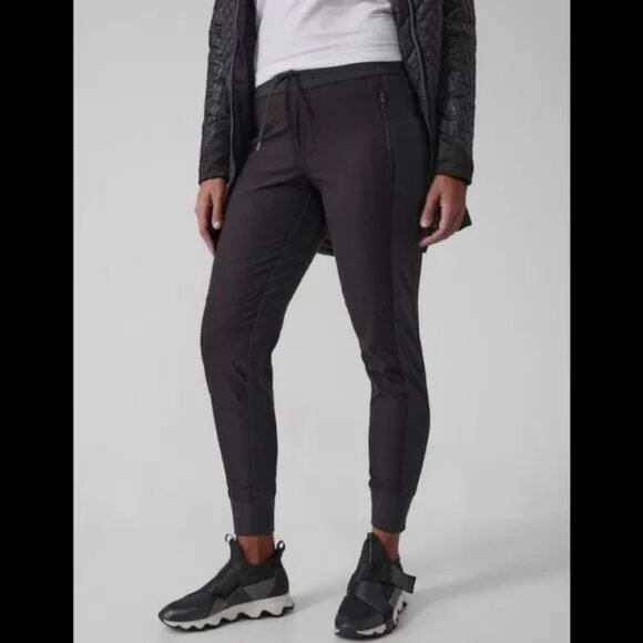 Athleta NWT Headlands Hybrid Trek Jogger I Size 4